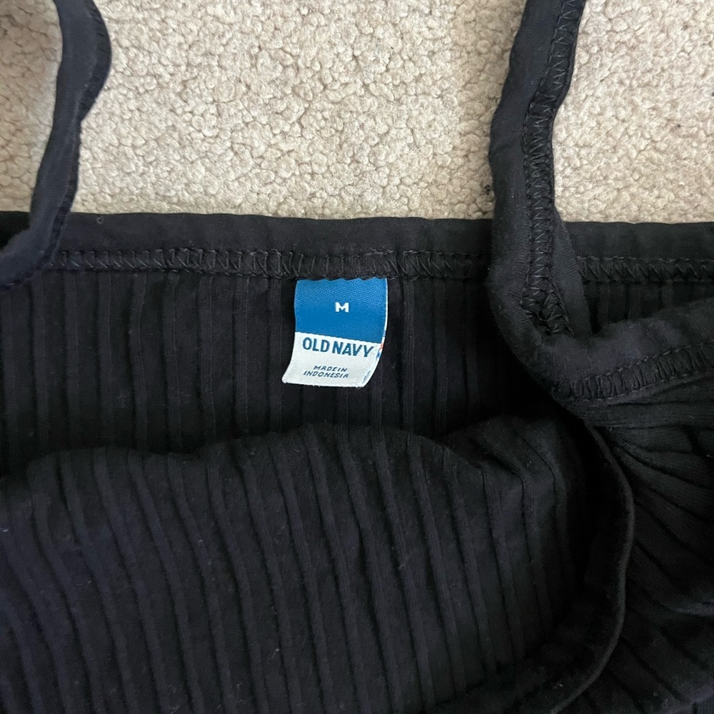 Chic Black Ribbed Tank Top - Picture 2 of 3